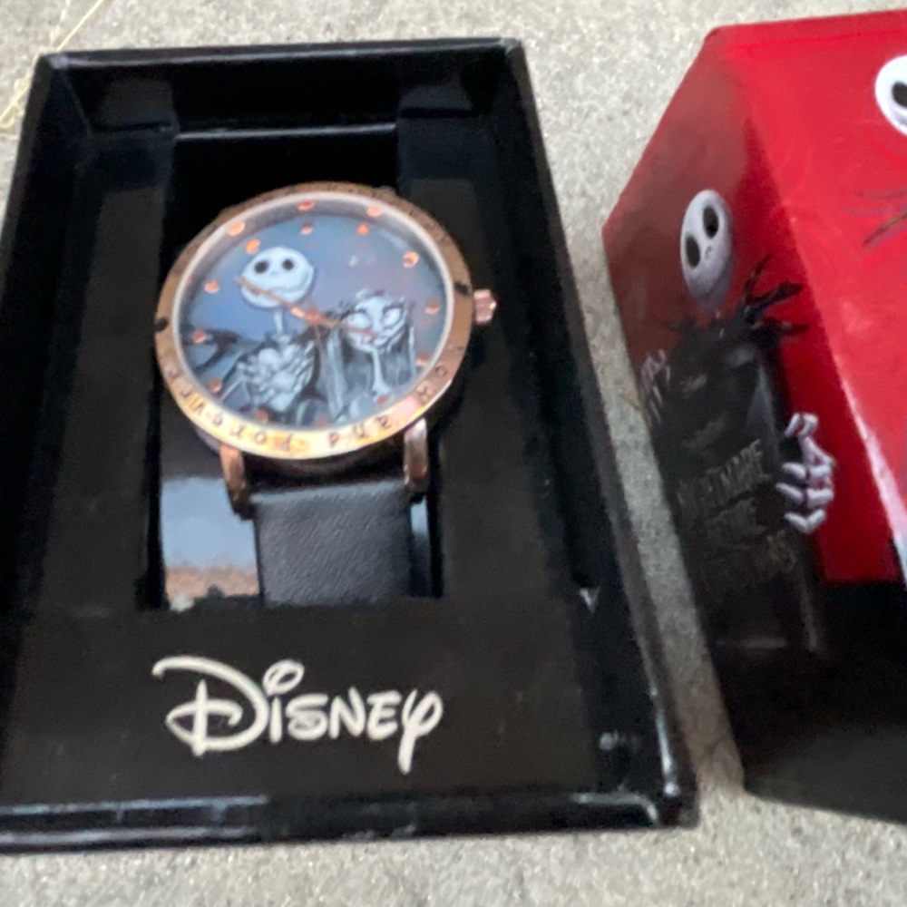 Nightmare Beofre Christmas Watch Jack + Sally Forever - Picture 7 of 7